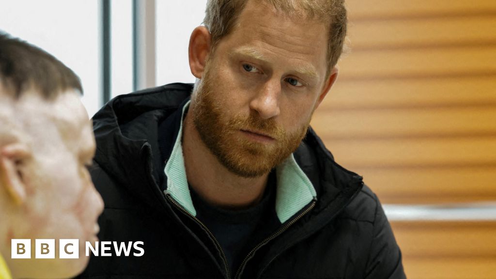 Prince Harry visits Ukraine to support those injured in war thumbnail