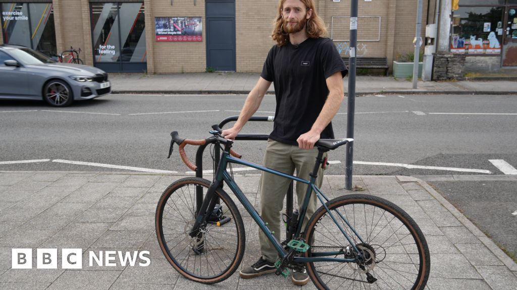 The cyclists tracking down their own stolen bikes