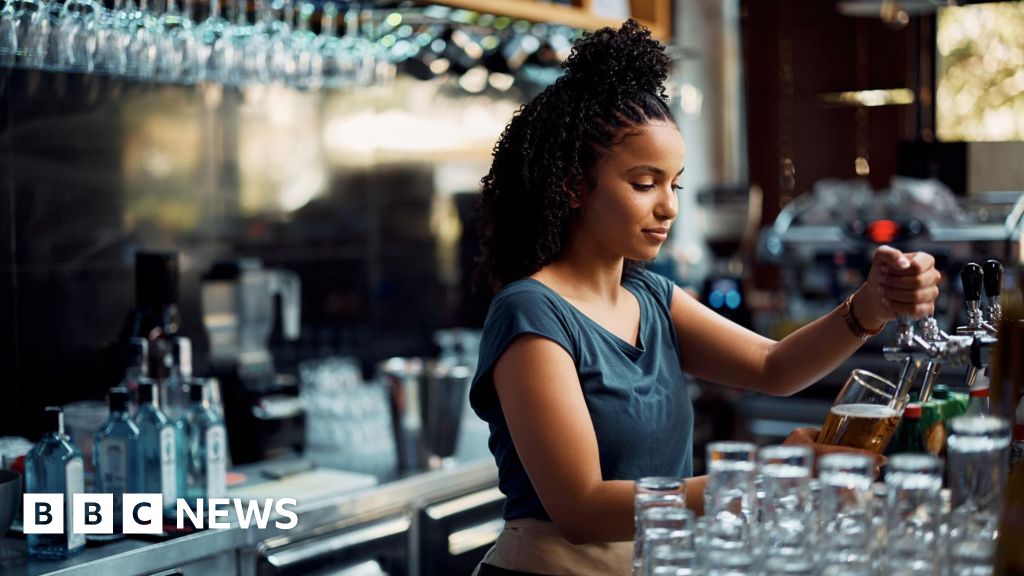 Hospitality workers' jobs threatened by Budget, bosses warn BBC News