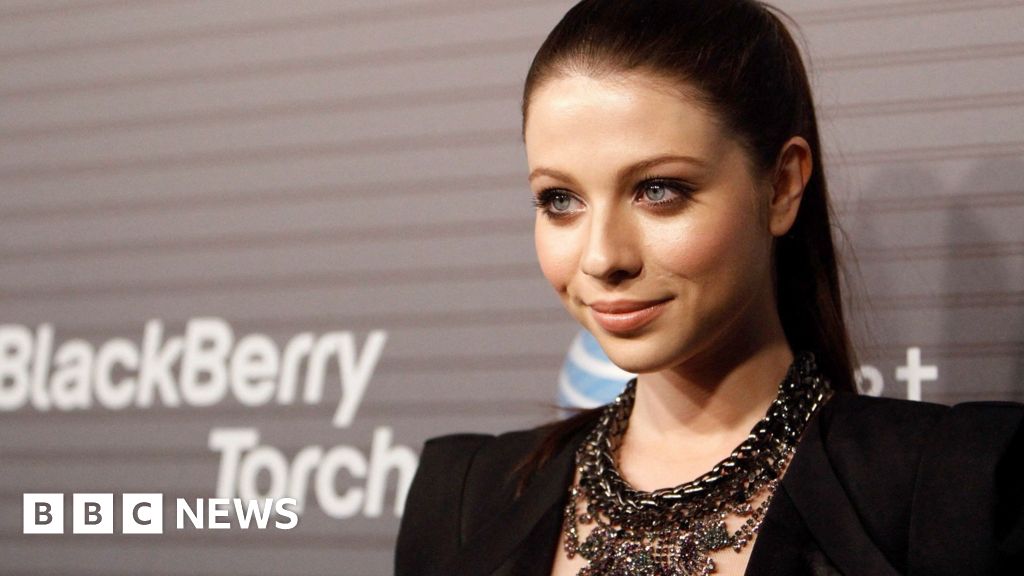 Michelle Trachtenberg di karpet merah selama bertahun -tahun