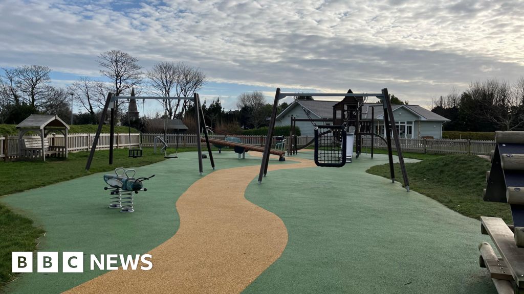 Island play plan backed by parents and politicians