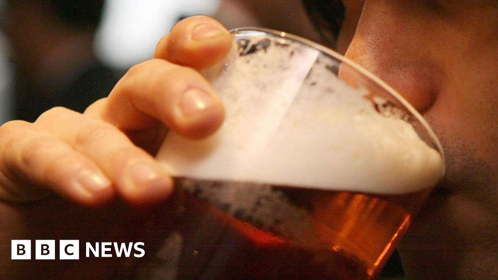 https://ichef.bbci.co.uk/news/1024/branded_news/aead/live/540cb580-9875-11f0-af33-49fc1d1f447a.jpg
