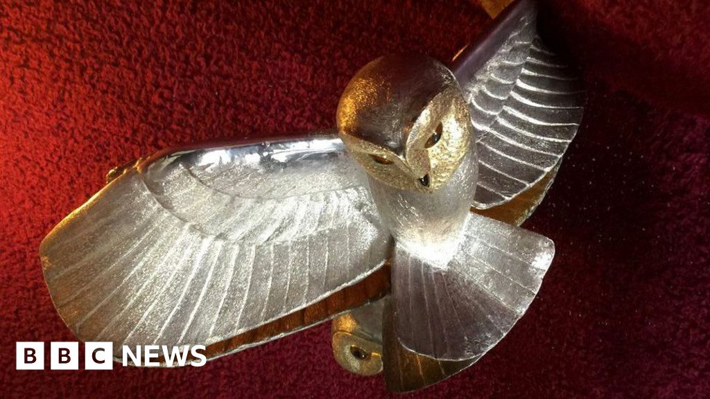 Treasure hunt for golden owl ends in France after 31 years - BBC News