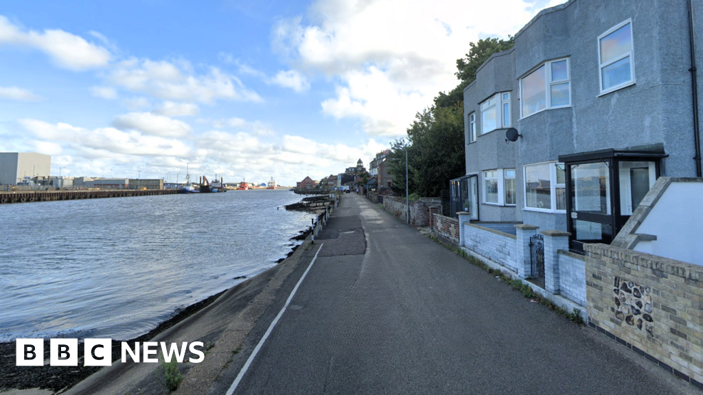 Bomb survey to close Riverside Road in Gorleston for five days