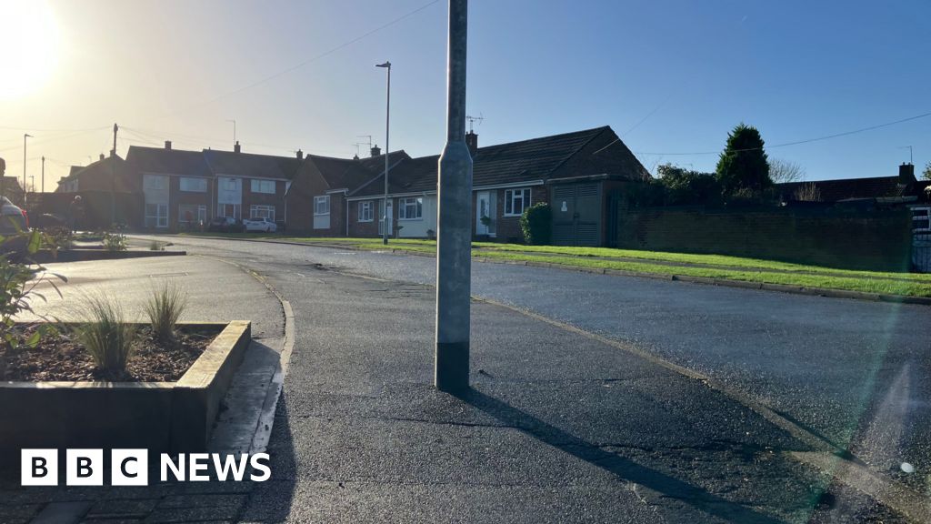 bbc.co.uk - Amanda White - Silly' lamp-post in middle of pavement in Market Rasen to be moved - BBC News