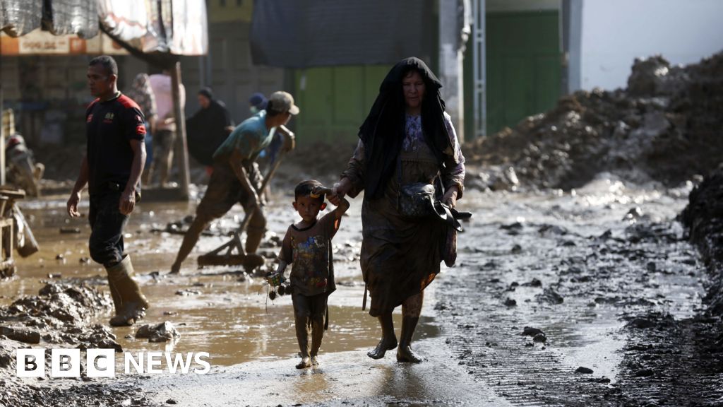 Death toll in Indonesia floods passes 600