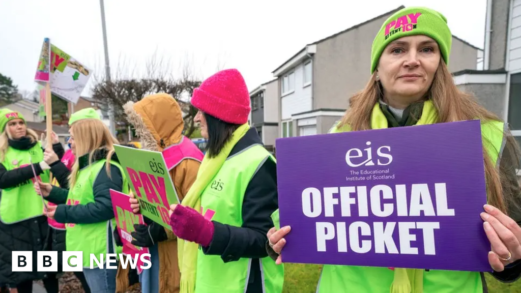 Teaching union announces details of new strike ballot