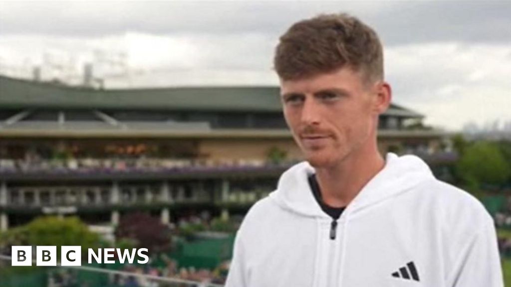 Making Wimbledon debut a dream, says Billy Harris - BBC News