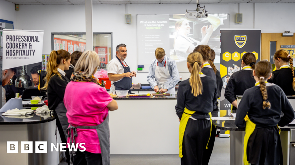 bbc.co.uk - Chloe Parkman - Pupils celebrate Cornish seafood and hospitality with masterclass - BBC News