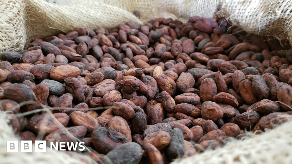 https://ichef.bbci.co.uk/news/1024/branded_news/b003/live/30836870-7de0-11f0-a34f-318be3fb0481.jpg