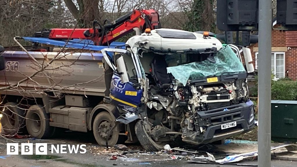 Five Injured in Abingdon Bus-Lorry Collision