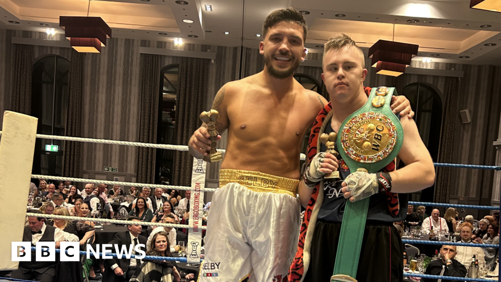 Boxing: Amateur takes on ex-world champion Lee Selby