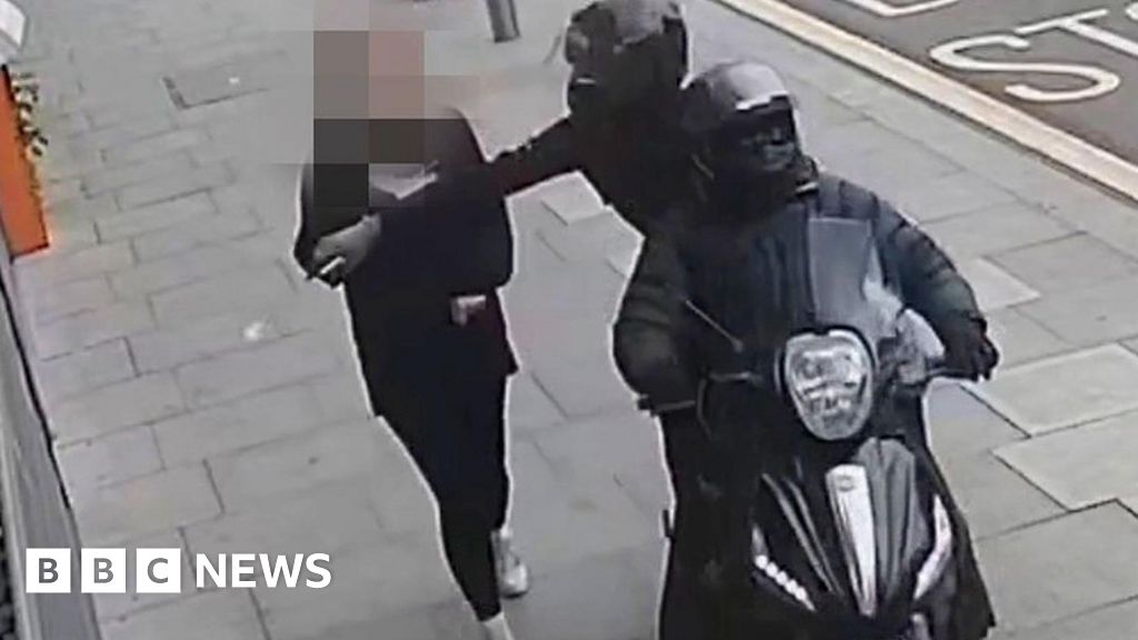 London's Met Police calls on tech companies