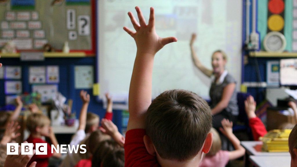 Teacher complaints system needs overhaul - report