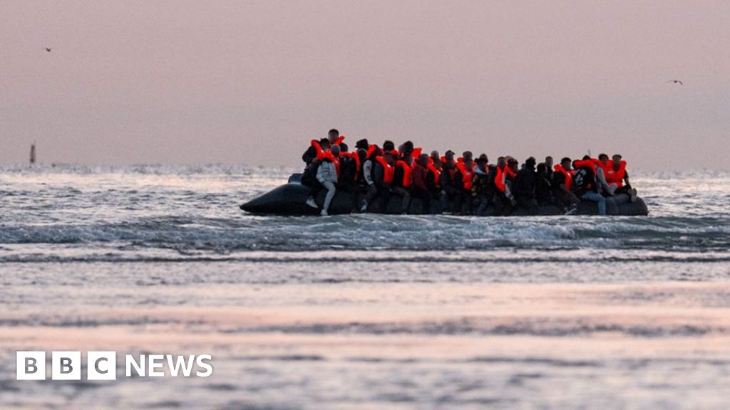 Home secretary won't say how many migrants will be returned to France in new scheme