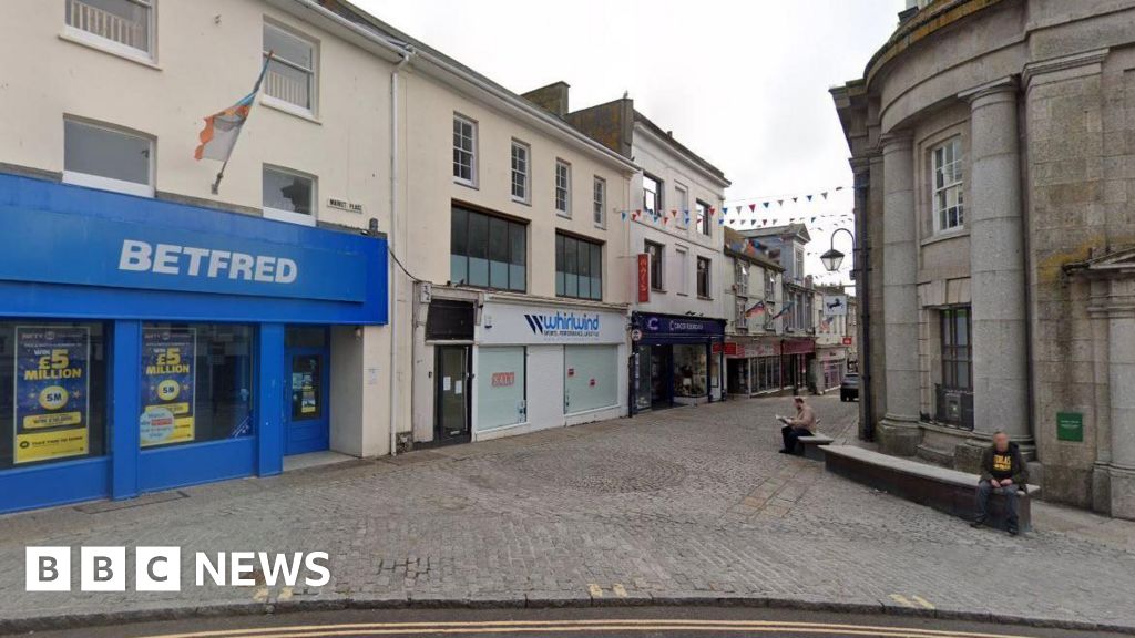 Man in critical condition after Penzance street attack - BBC News