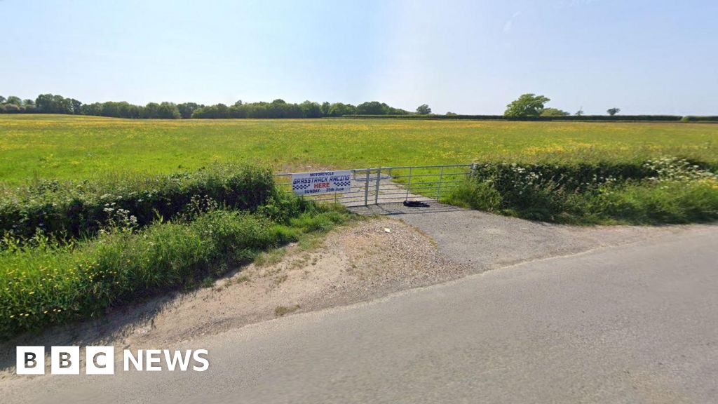 Cranbrook: Man dies in motorcycle sidecar crash on racetrack – BBC.com