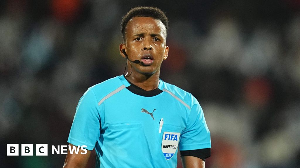 Qui est l'arbitre somalien Omar Artan interdit d'entrée aux États-Unis pour la Coupe du Monde ?