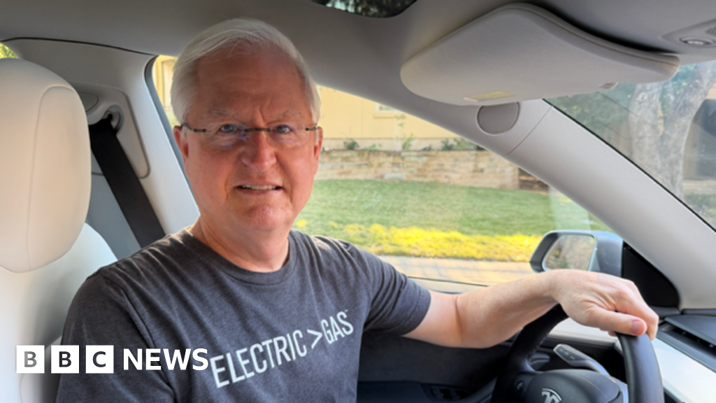 Is texting behind the wheel of a self-driving Tesla crazy? thumbnail