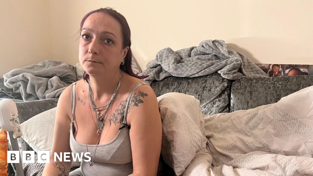 Clapham mum fears mould in her council flat is going to kill her