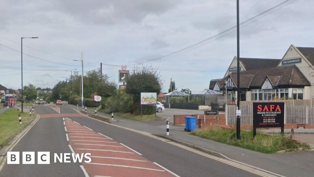 Man suffers head injury during assault near Sheffield pub