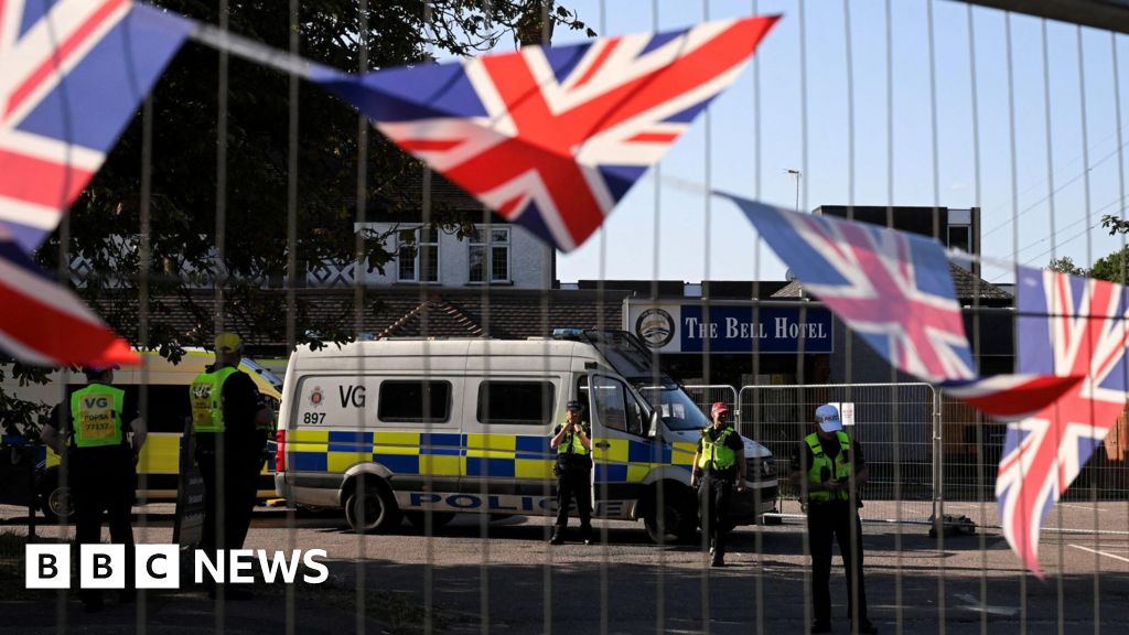 Epping protester fined for not removing balaclava