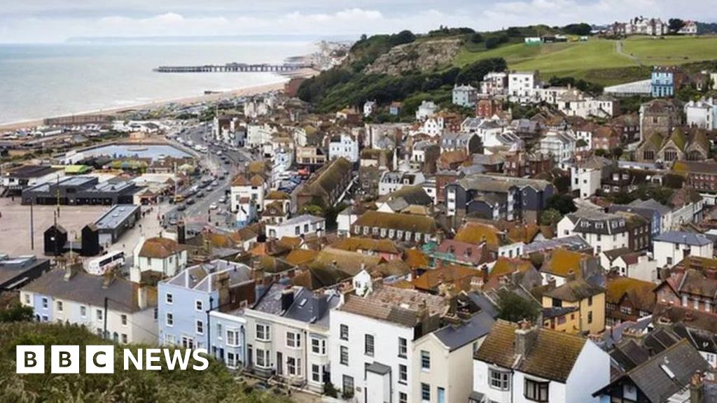Brighton Greens: Outdoor exercise groups 'should be charged' - BBC News