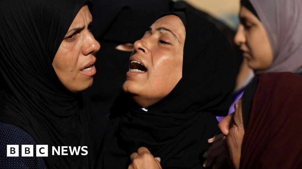 Gaza: Eleven killed by Israeli fire while seeking aid, rescuers say