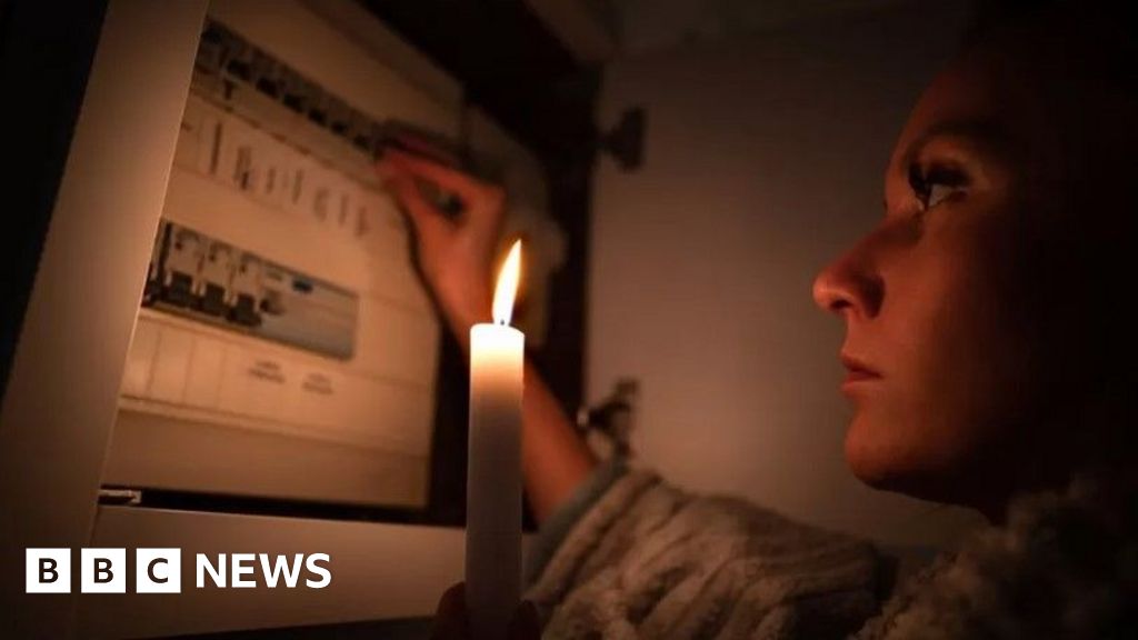 Algunos hogares irlandeses podrían quedarse sin electricidad durante «varios días»