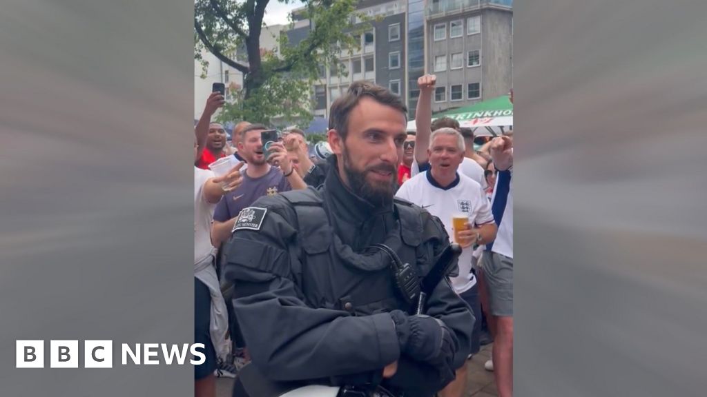 Gareth Southgate lookalike cop serenaded by England fans