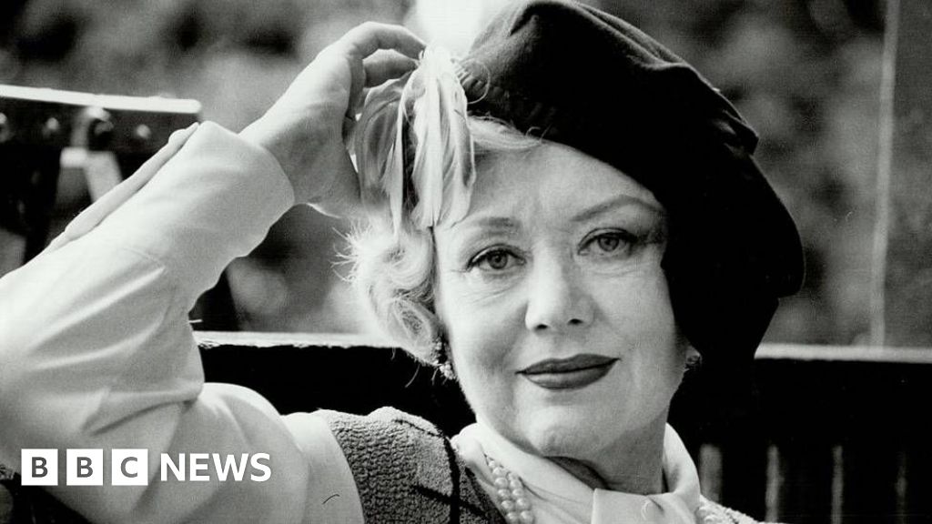 Mary Poppins actress buried in Welsh coastal town