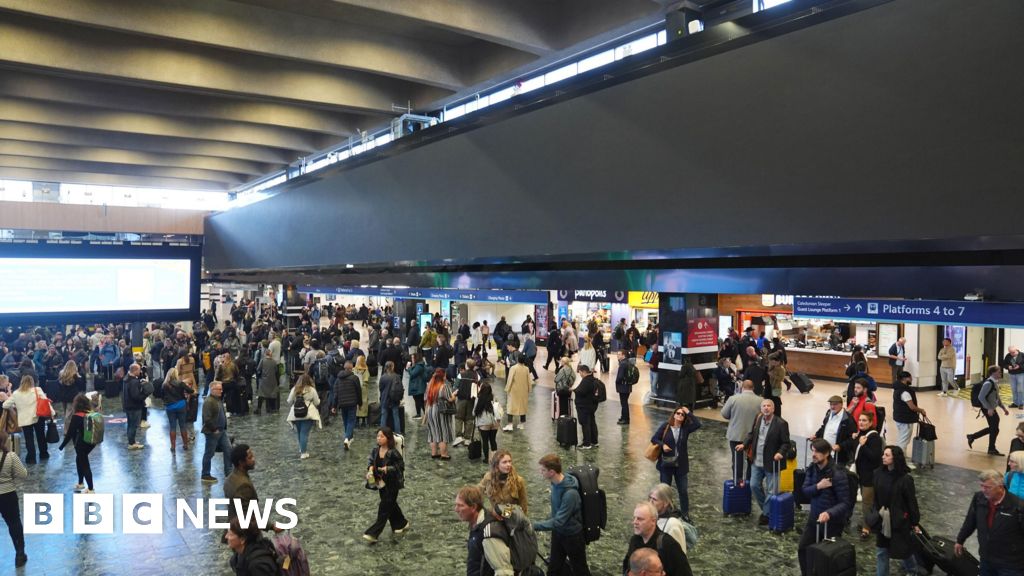 Changes at Euston station after minister orders improvements