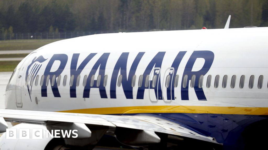 Ryanair: Airline says Dublin flight airfares to rise this winter – BBC News