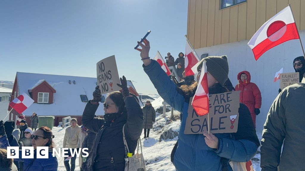 САЩ обсъждат варианти за придобиване на Гренландия, включително използване на военни, казва Белият дом