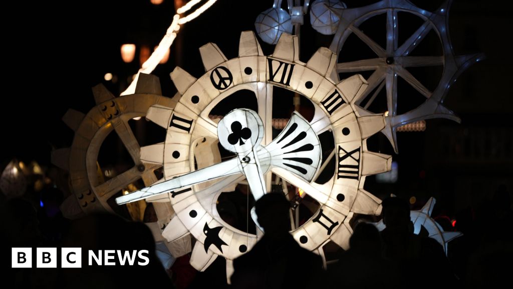 Brighton's Burning the Clocks goes ahead despite high winds