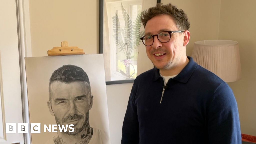 The football star artist who is 'living the dream' - BBC News