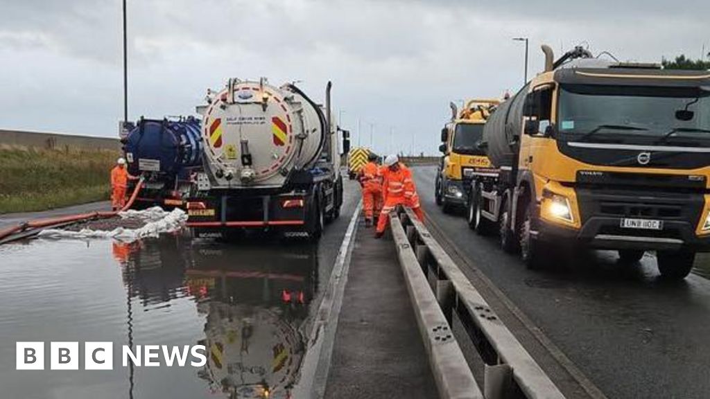 Portsmouth's Eastern Road shuts after sewer bursts