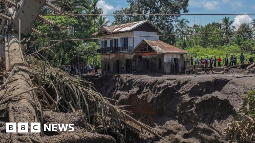 'Cold lava' sweeps villages near volcano, killing 41