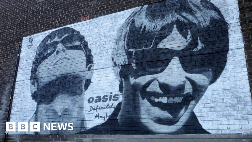 Oasis: Dublin ticket price rises shocking, Irish deputy PM says