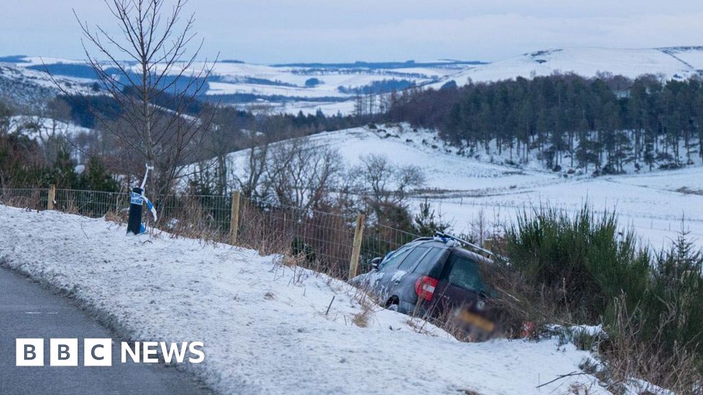 Snow warning as Scotland hit by freezing weather