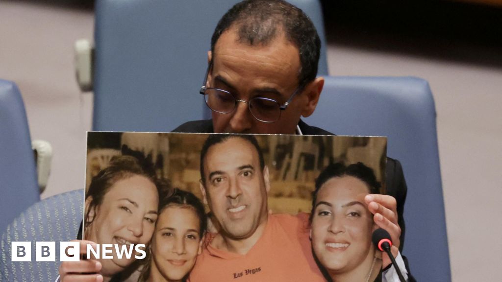 Former Israeli hostage 'very worried' Trump's peace plan will not happen thumbnail