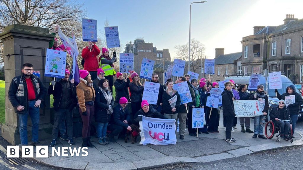 Staf Universitas Dundee memulai pemogokan tiga minggu