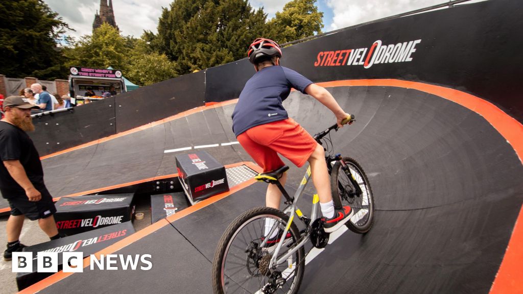 Pop-up Velodrome Event Returns To Staffordshire This Weekend - Bbc News