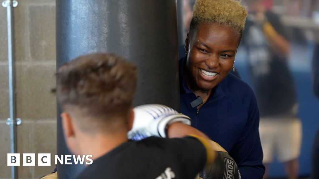 Kids' boxing class stirs memories for Adams