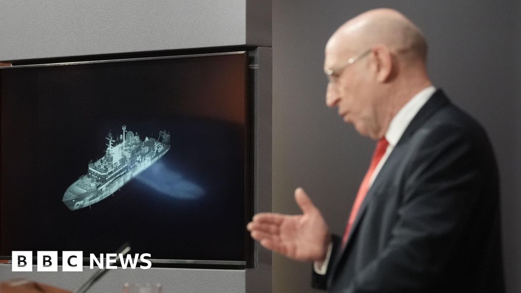 Russian spy ship pointed lasers at RAF pilots tracking it, says UK thumbnail