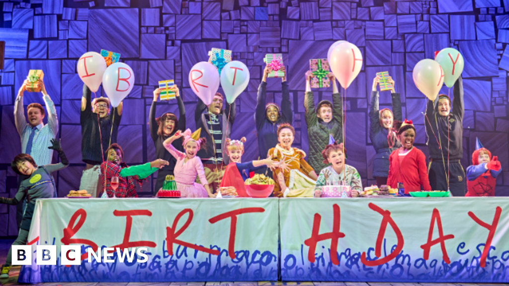 Matilda the Musical Casts North West Children for UK Tour