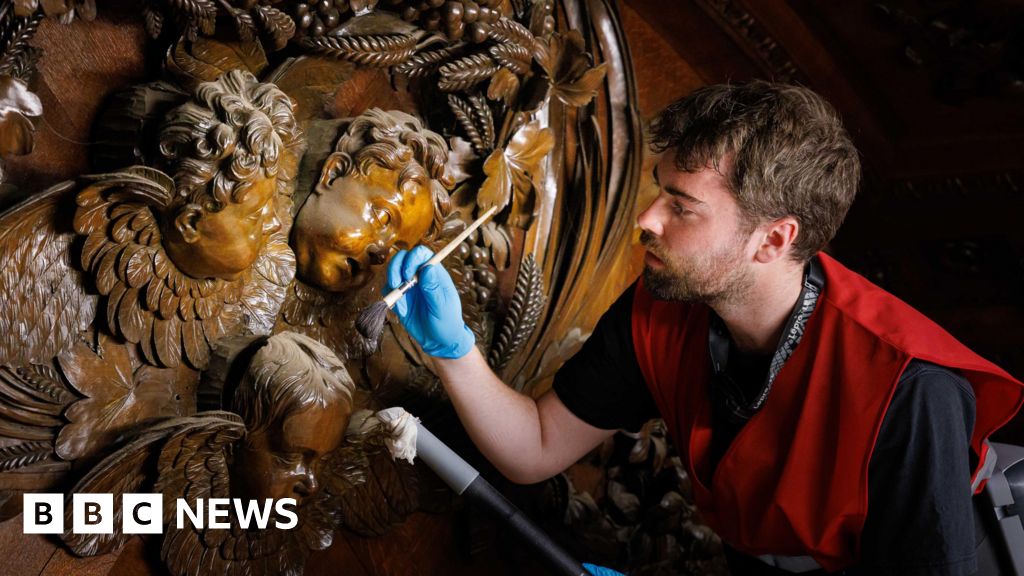 Visitors to Hampton Court can witness conservation work live