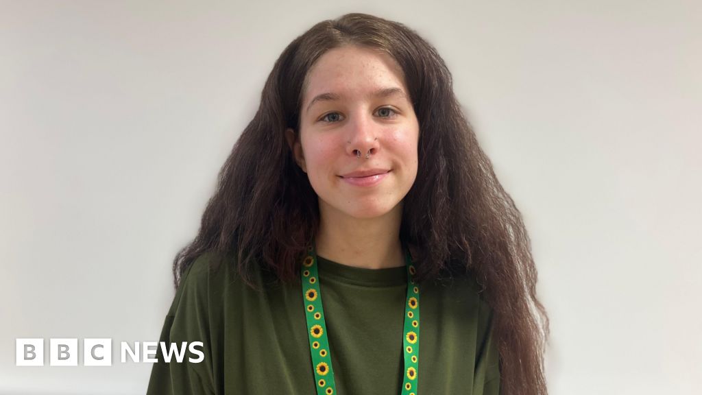 bbc.co.uk - Kirsten Robertson - Swindon teenagers give their views on tackling climate change - BBC News