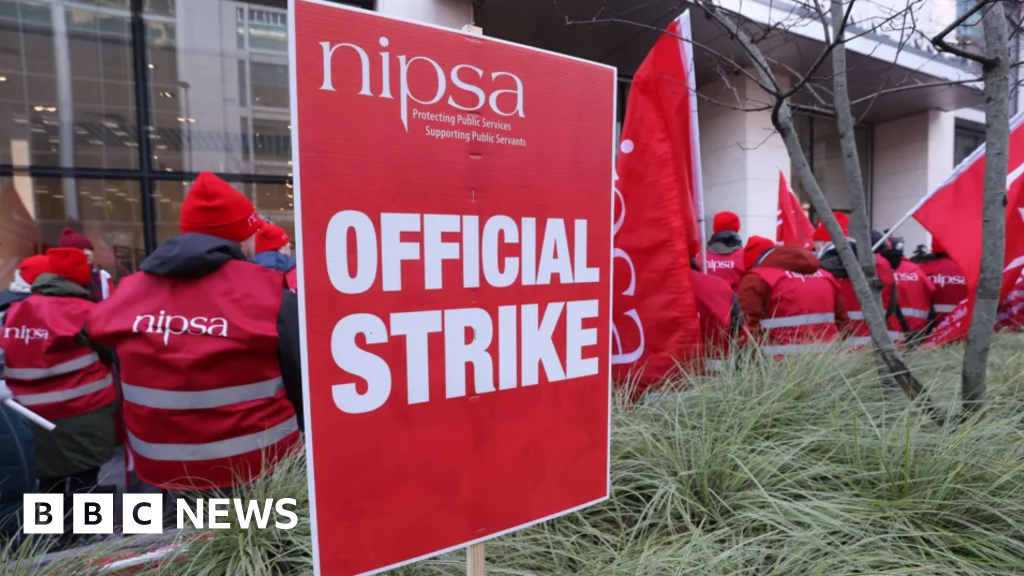 Éducation NI : les syndicats suspendent la grève des travailleurs de soutien scolaire