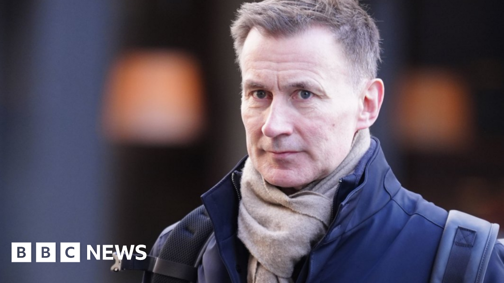 Jeremy Hunt apologises to Letby victims' families